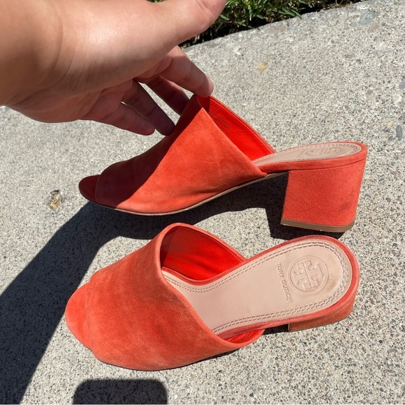 EUC Tory Burch Peep Mule Sandals Lancaster
Orange Suede Size 7.5 - Picture 11 of 12